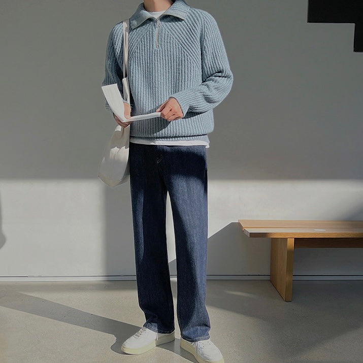 Azurblauer Pullover mit Viertelreißverschluss